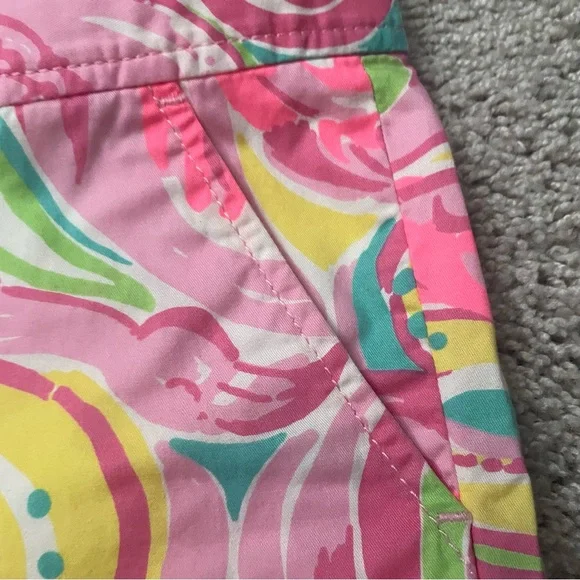 Lilly Pulitzer Buttercup Shorts Size 4 All Nighter
Flamingo Pockets Button Zip - Picture 5 of 8